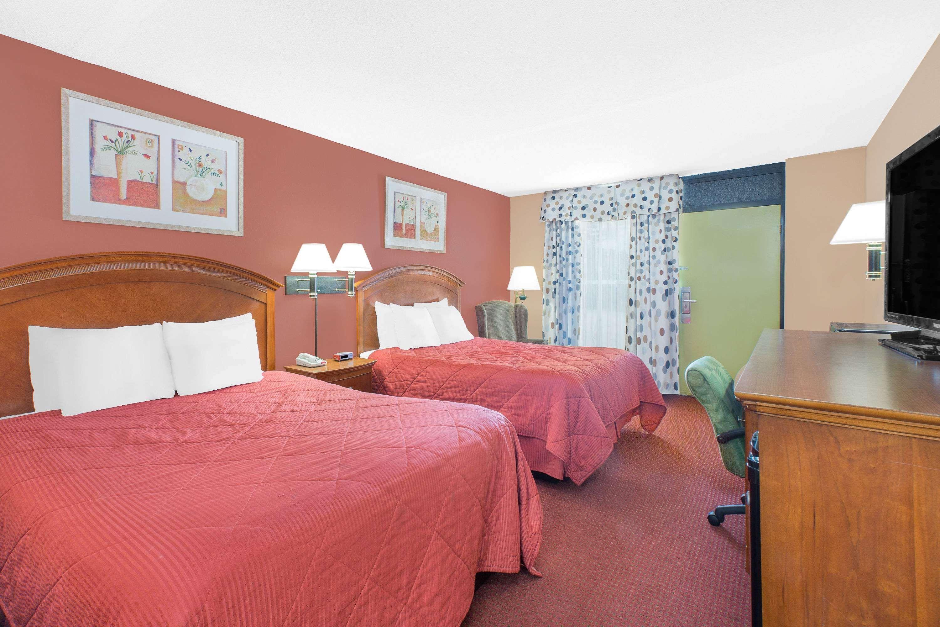 Hotel Super 8 By Wyndham Marion Nc Zewnętrze zdjęcie