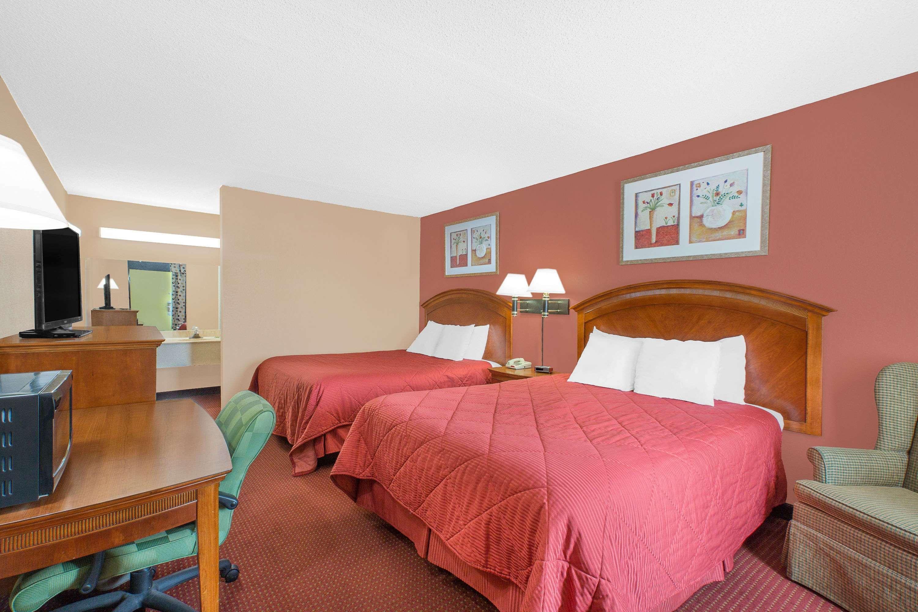Hotel Super 8 By Wyndham Marion Nc Zewnętrze zdjęcie