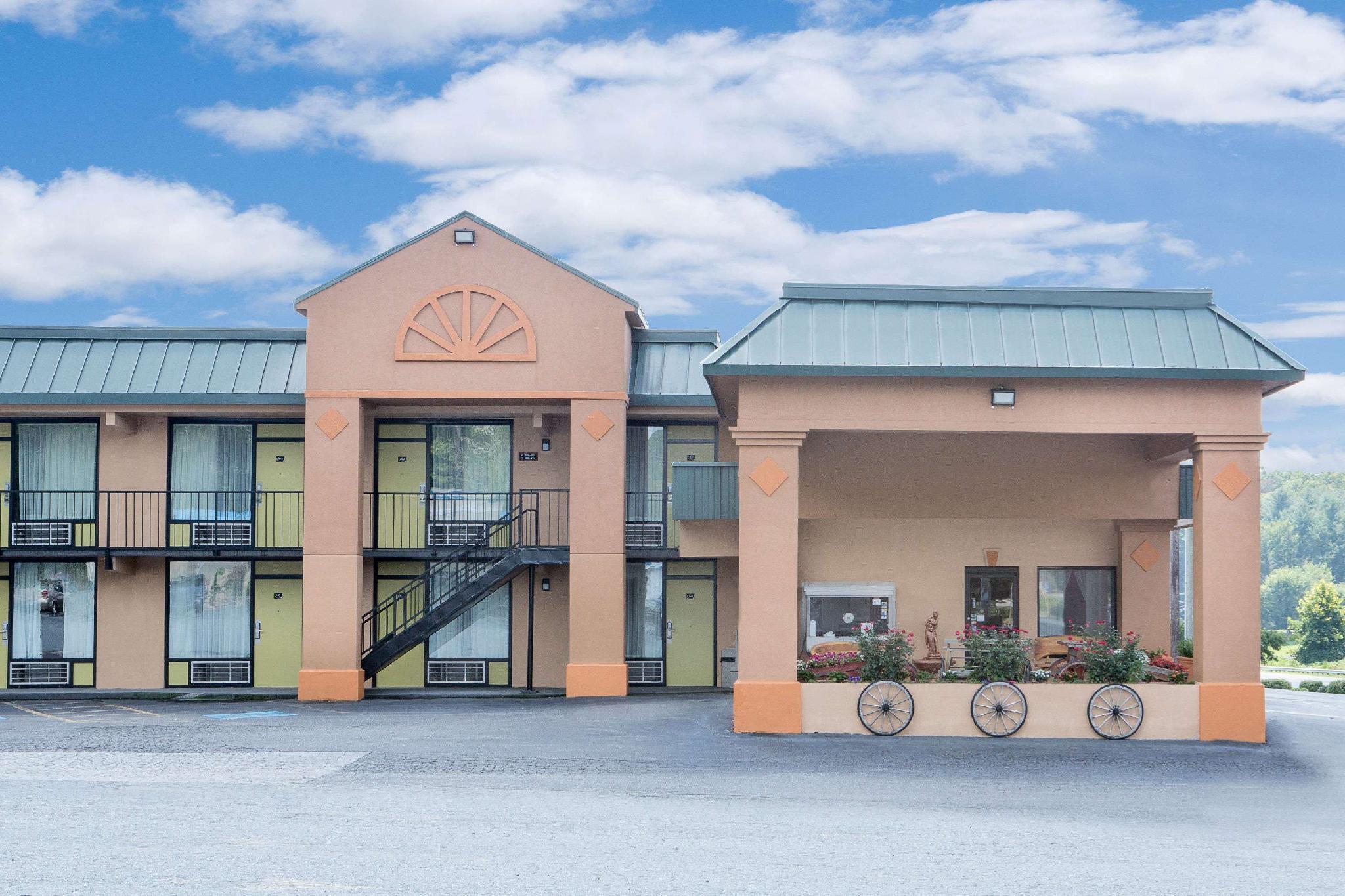 Hotel Super 8 By Wyndham Marion Nc Zewnętrze zdjęcie