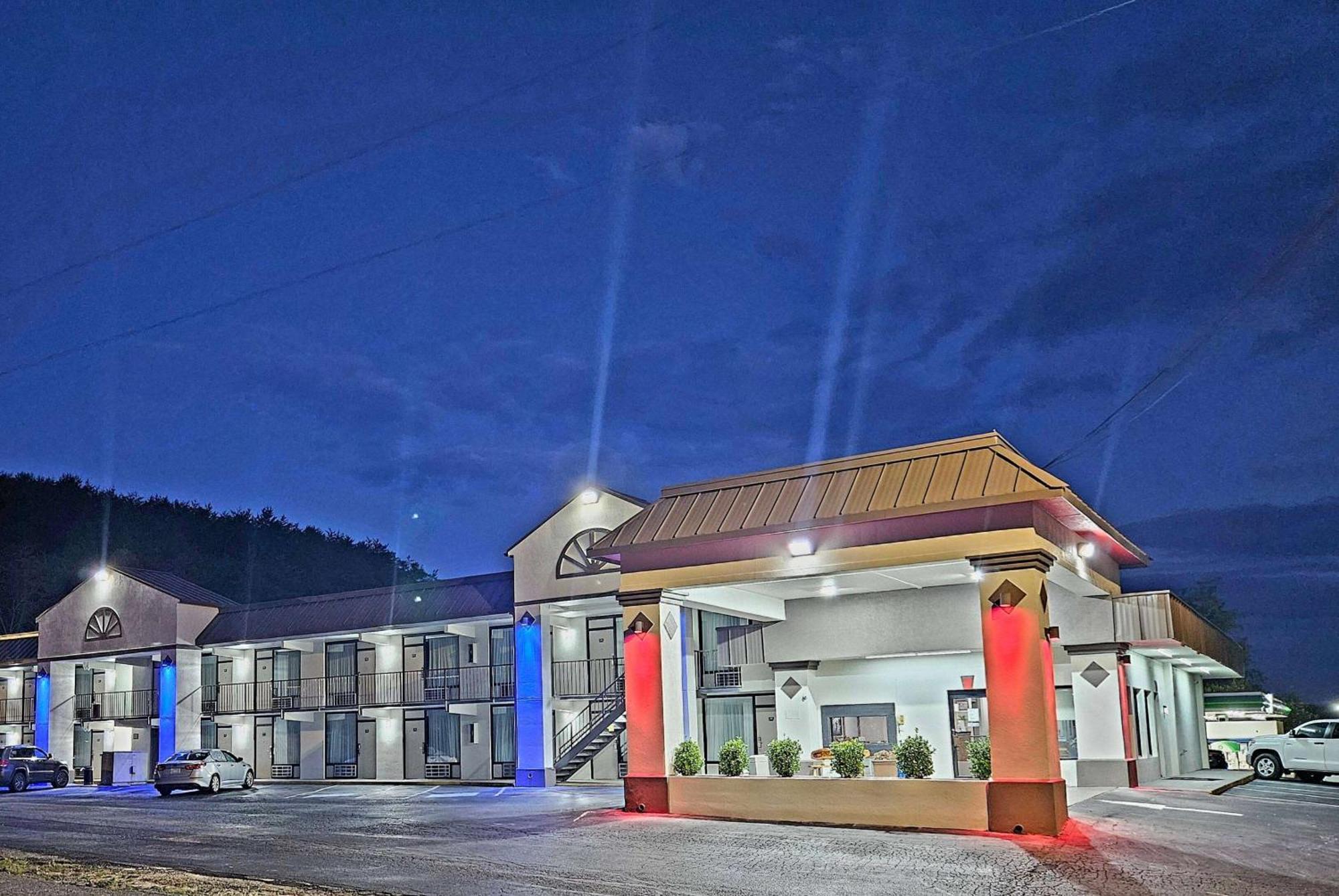 Hotel Super 8 By Wyndham Marion Nc Zewnętrze zdjęcie